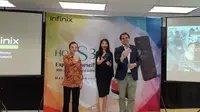 Peluncuran Infinix Hot S3 oleh Country Manager Qualcomm Indonesia Shannedy Ong (kiri), SEA Regional Head Infinix Mobile Marcia Sun (tengah), dan CCO Lazada Indonesia Bob Sprengers di Jakarta, Selasa (6/3/2018). Liputan6.com/ Agustin Setyo W.
