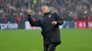 Pelatih Besiktas, Ole Gunnar Solskjaer, merayakan kemenangan atas Athletic Bilbao pada matchday ke-7 Liga Europa di Stadion Tupras pada Rabu (22/1/2025) malam WIB. (AP Photo)