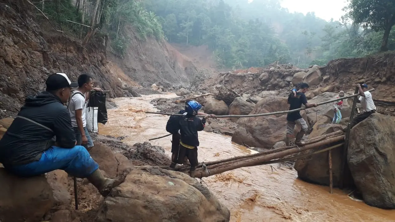 Longsor di Kecamatan Sukajaya, Bogor