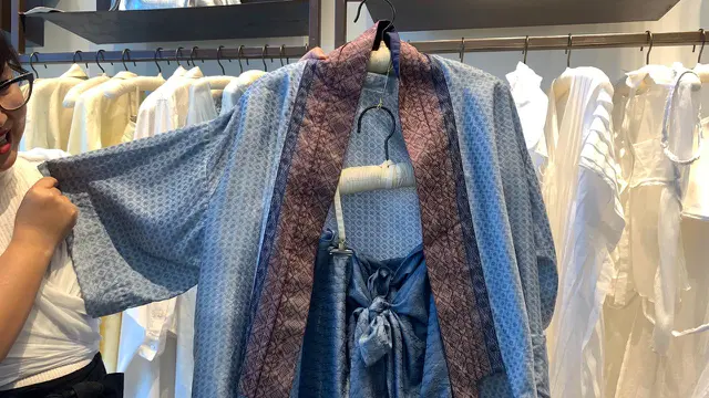 Kimono tenun