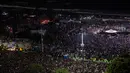 Foto udara memperlihatkan suasana konser bintang pop asal Amerika Serikat Lady Gaga di pantai Copacabana di Rio de Janeiro, Brasil pada 3 Mei 2025. (Daniel RAMALHO/AFP)