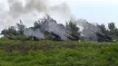 Tentara militer Taiwan menembakkan howitzer 155 inci selama latihan anti-pendaratan langsung di daerah Pingtung, Taiwan selatan (9/8/2022). Taiwan mengadakan latihan militer tembakan langsung, yang mensimulasikan pertahanan pulau itu dari invasi China, ketika Beijing melakukan latihan militer baru di sekitar tetangganya. (AFP/Sam Yeh)