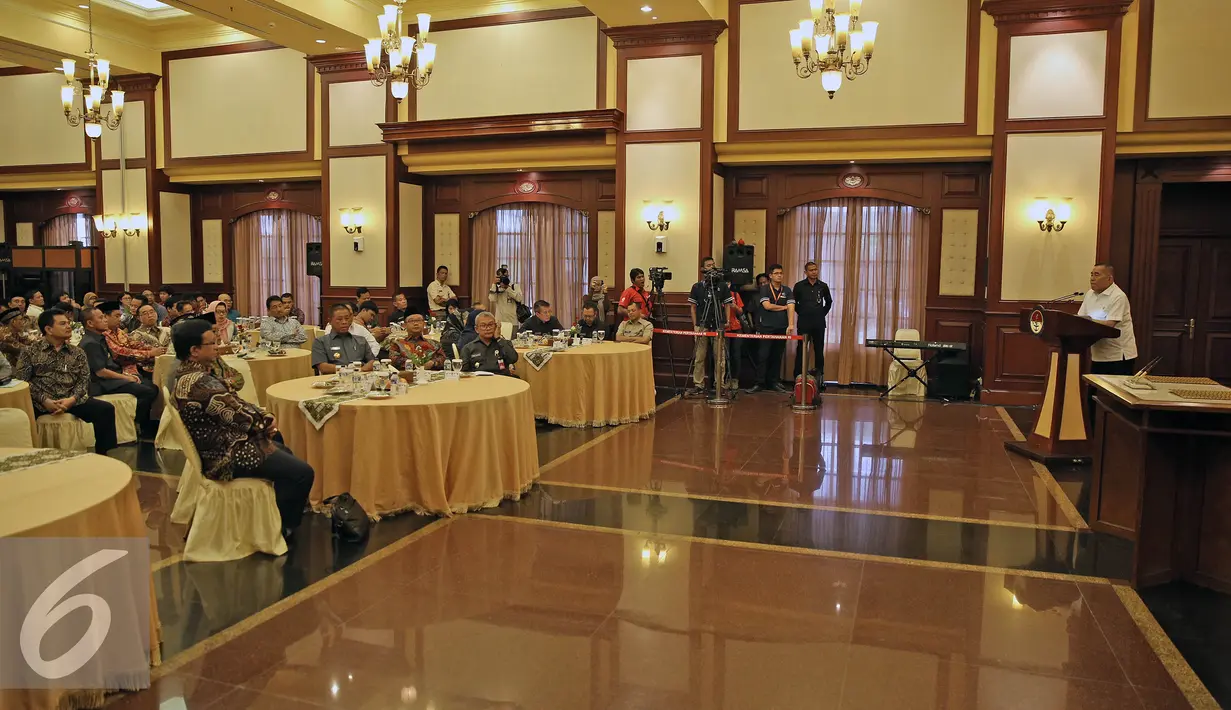 Suasana sebelum MoU Kemenhan dengan Pimpinan Pusat Muhammadiyah di Kementerian Pertahanan, Jakarta, Selasa (13/4). MoU antara Kemhan dan PP Muhammadiyah tersebut untuk pembonaan kesadaran Bela Negara. (Liputan6.com/Faizal Fanani)