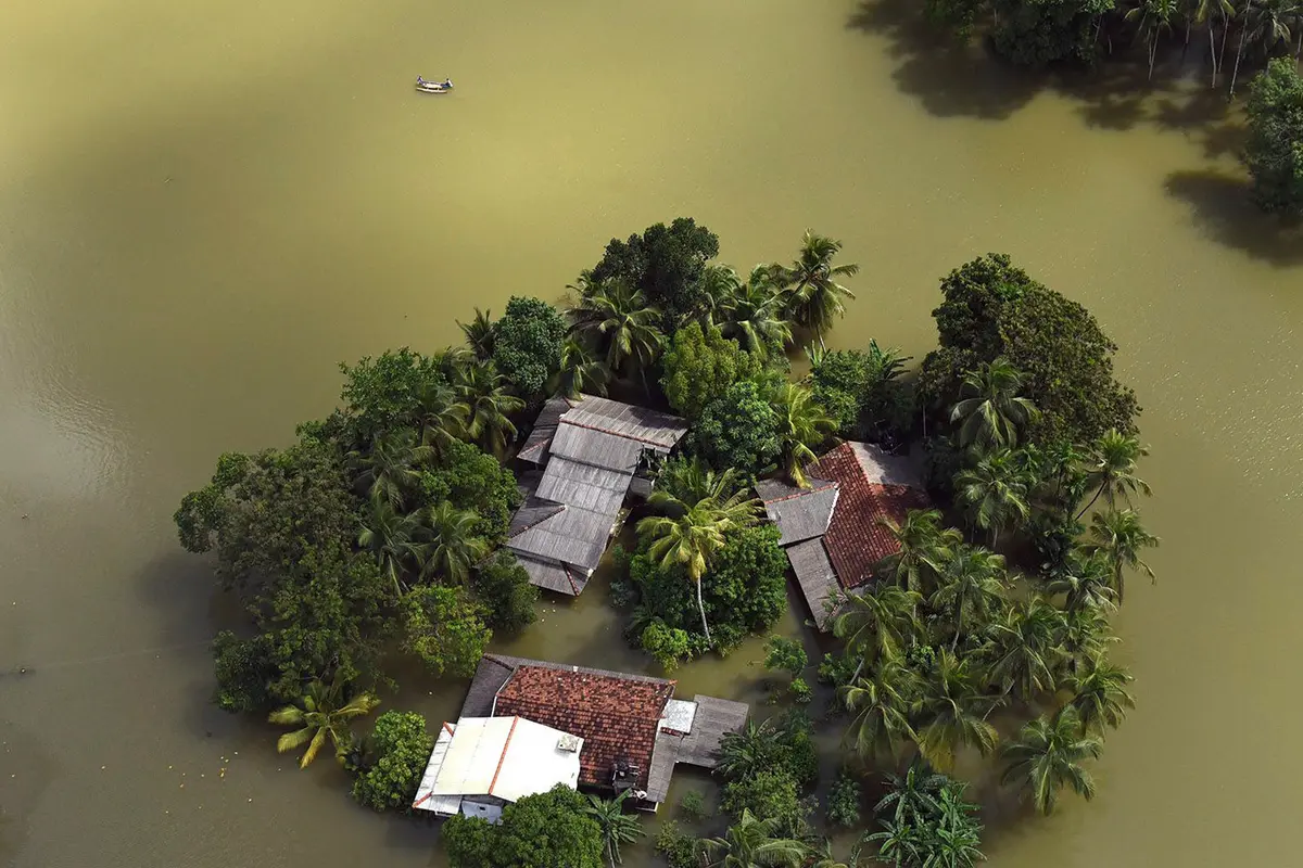 20170529-Penampakan Banjir Bandang Sri Lanka-AP
