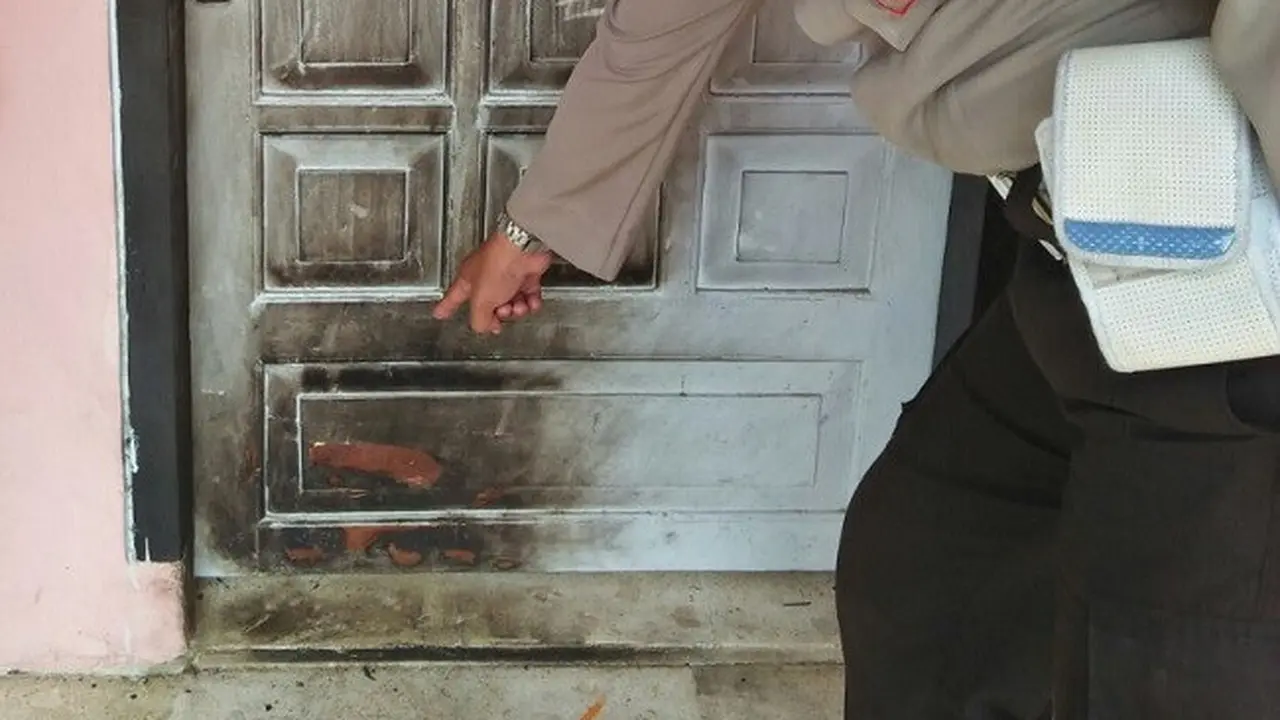 Gugatan Cerai Ditolak, Ibu Guru Coba Bakar Rumah Sendiri