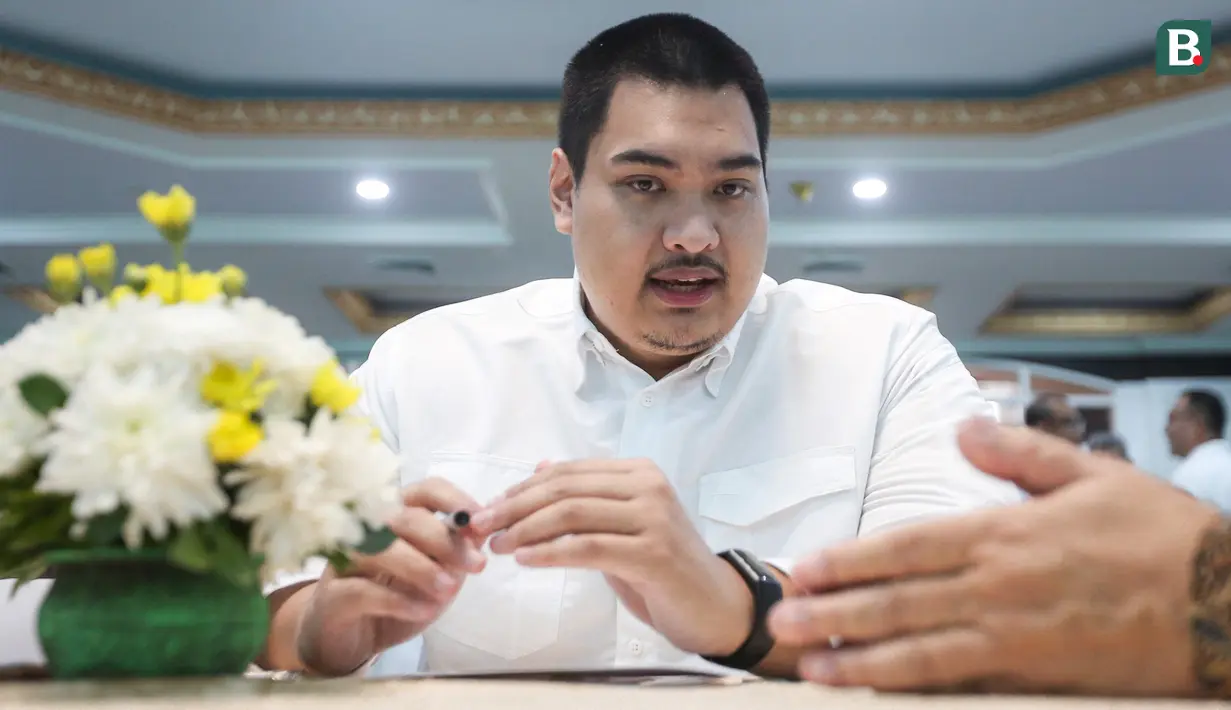 <p>Menteri Pemuda dan Olahraga baru, Dito Ariotedjo saat acara Serah Terima Jabatan (Sertijab) Menpora 2023 di Auditorium Wisma Kemenpora, Senayan, Jakarta Pusat, Selasa (04/04/2023). Ario Bimo Nandito Ariotedjo resmi dilantik sebagai Menpora sisa jabatan 2019-2024 menggantikan Zainudin Amali yang mengundurkan diri karena terpilih sebagai Wakil Ketua Umum PSSI. (Bola.com/Bagaskara Lazuardi)</p>