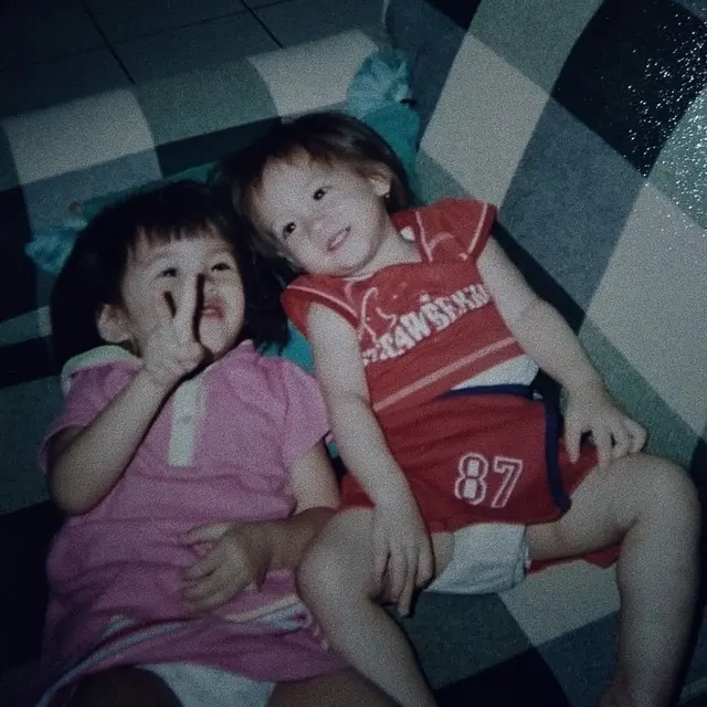 6 Foto Masa Kecil Hasya Kyla Eks JKT48, Kakak Adhisty Zara
