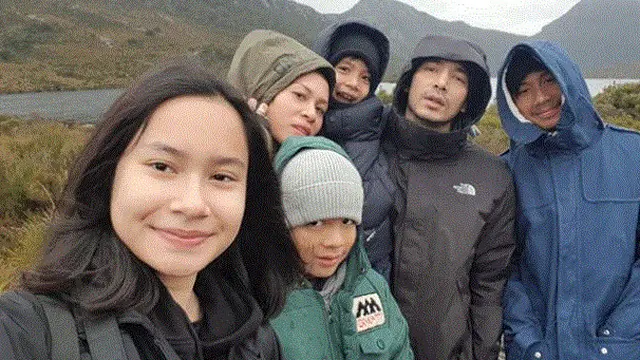 6 Potret Kebersamaan Abimana Aryasatya dan Satine Zaneta, Bak Kakak Adik