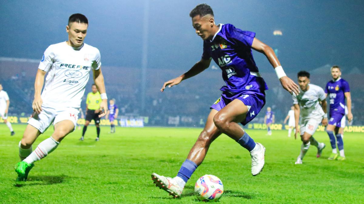 Terkuak! Buntut Laga Panas Persik Vs Persis: Ramadhan Sananta dan Sho Yamamoto Diganjar Wasit Kartu Merah di Depan Locker Room