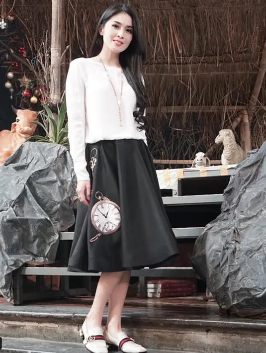 Kehidupan Sandra Dewi kini semakin berubah, terlebih paska dipersunting oleh pengusaha Harvey Moeis. Sandra menuturkan, setelah menikah ia mendapatkan perhatian yang lebih dari suaminya. (Instagram/Sandradewi88)