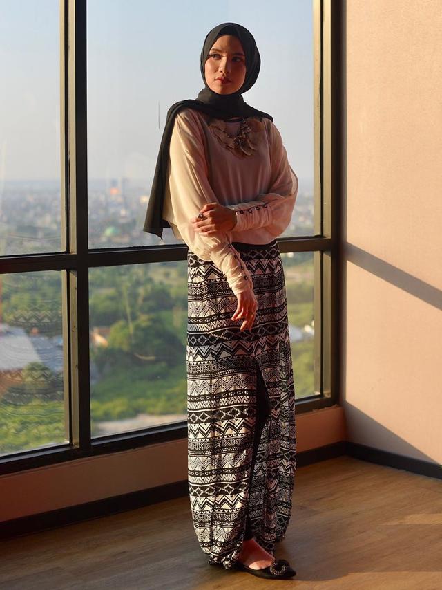 Jadi Ibu Bhayangkari, Ini 6 Potret Terbaru Pemeran Dyah Ayu Laksmi Tutur Tinular