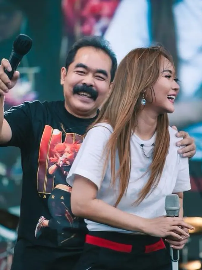 Hampir 28 Tahun Bersama, Ini Momen Inul Daratista Ajak Adam Suseno Manggung