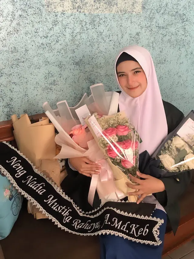 6 Momen Wisuda Nadya Mustika Rahayu, Resmi Jadi Sarjana