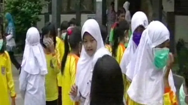 [VIDEO] Hujan Abu Vulkanik Kelud, Sekolah di Pulau Jawa Libur