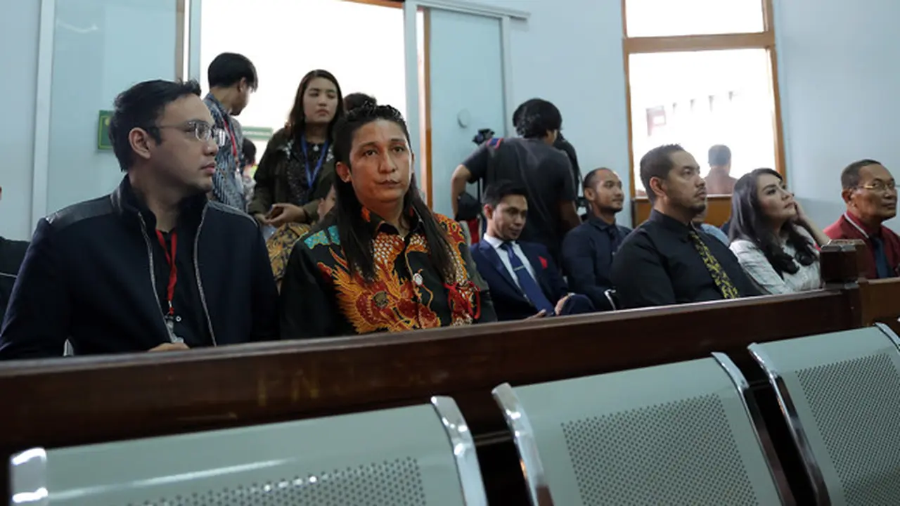 [Bintang] Sandy Tumiwa dan Tessa Kaunang
