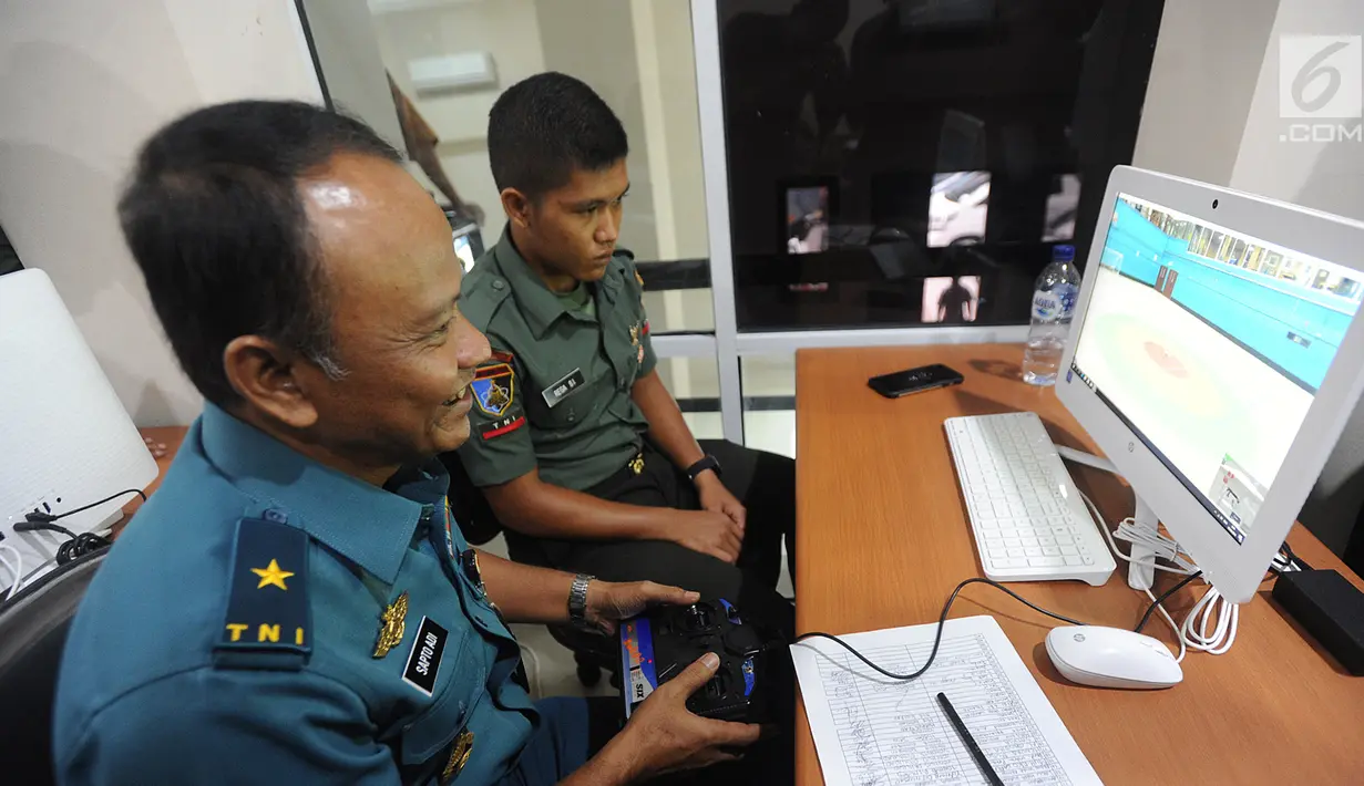 Pelatihan drone bagi prajurit TNI di PT Farmindo Inovasi Teknologi, Sentul, Bogor, Jawa Barat, (19/4). Selain membuat drone untuk TNI dan Basarnas, perusahaan ini juga mendidik para calon pilot drone. (Merdeka.com/Arie Basuki)