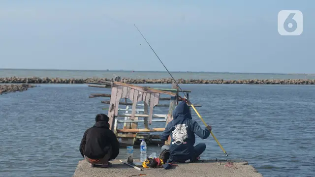 Keseruan Mancing Ikan Sambil Menunggu Buka Puasa