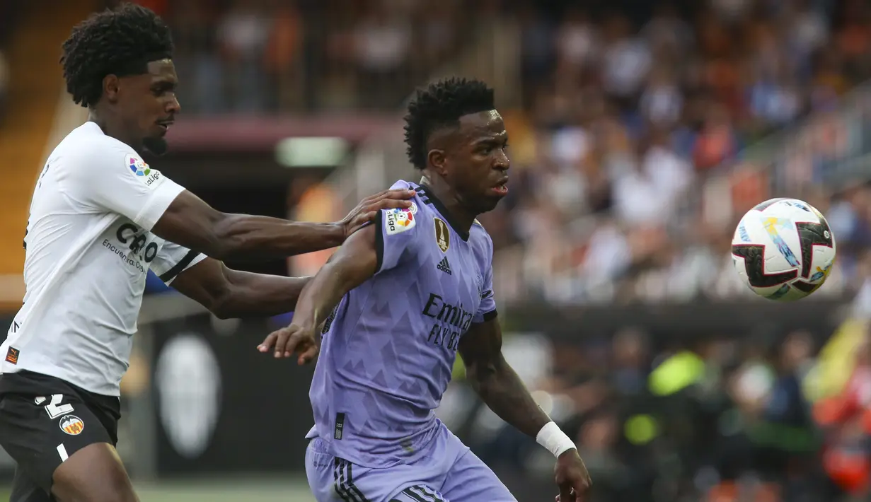 Ini setelah Vinicius Junior diusir wasit karena mendapat kartu merah. (AP Photo/Alberto Saiz)
