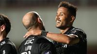 Penyerang Persib Bandung, Wander Luiz, merayakan golnya ke gawang Persiraja Banda Aceh pada laga pekan ke-13 BRI Liga 1 2021/2022 yang berlangsung di Stadion Maguwoharjo, Sleman, Rabu (24/11/2021) malam WIB. (Bola.com/Bagaskara Lazuardi)