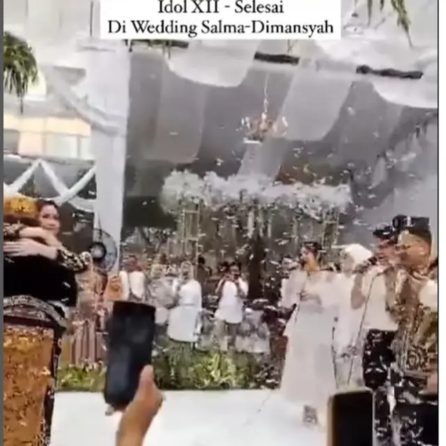 Salma Salsabil Resmi Menikah, Gelar Resepsi Adat Jawa dan Pakai Kebaya Kutubaru.
