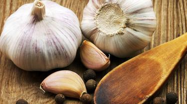 Cegah Kanker Paru Paru Dengan Kunyah Bawang Putih Beauty Fimela Com