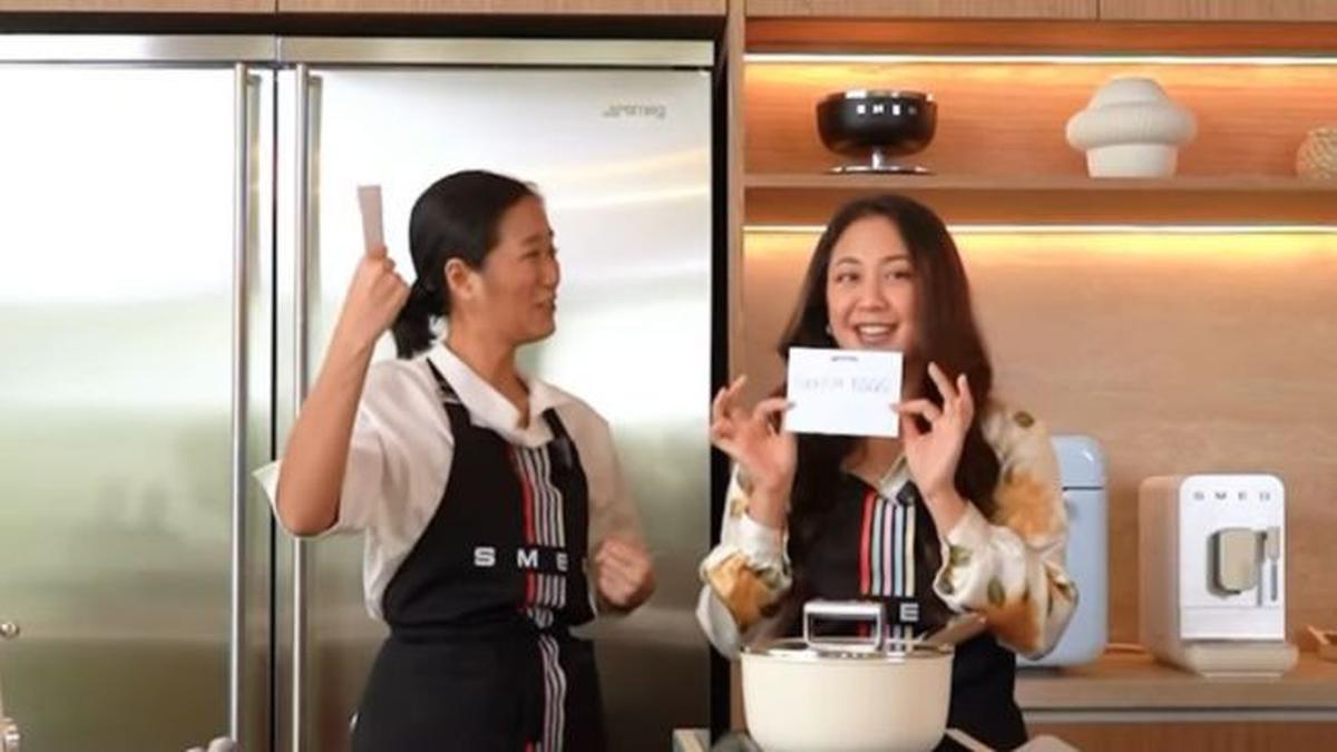 7 Potret Sherina Munaf dan Chef Renatta Moeloek Masak Turkish Eggs, Penuh Keseruan