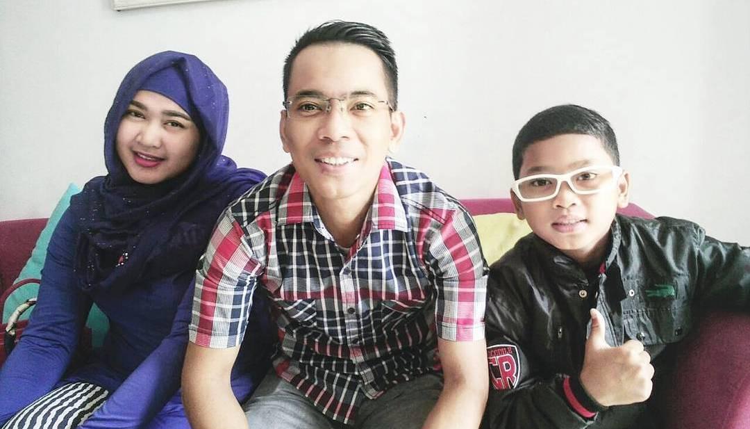 Aris Idol bersama istri dan anaknya [foto: instagram]