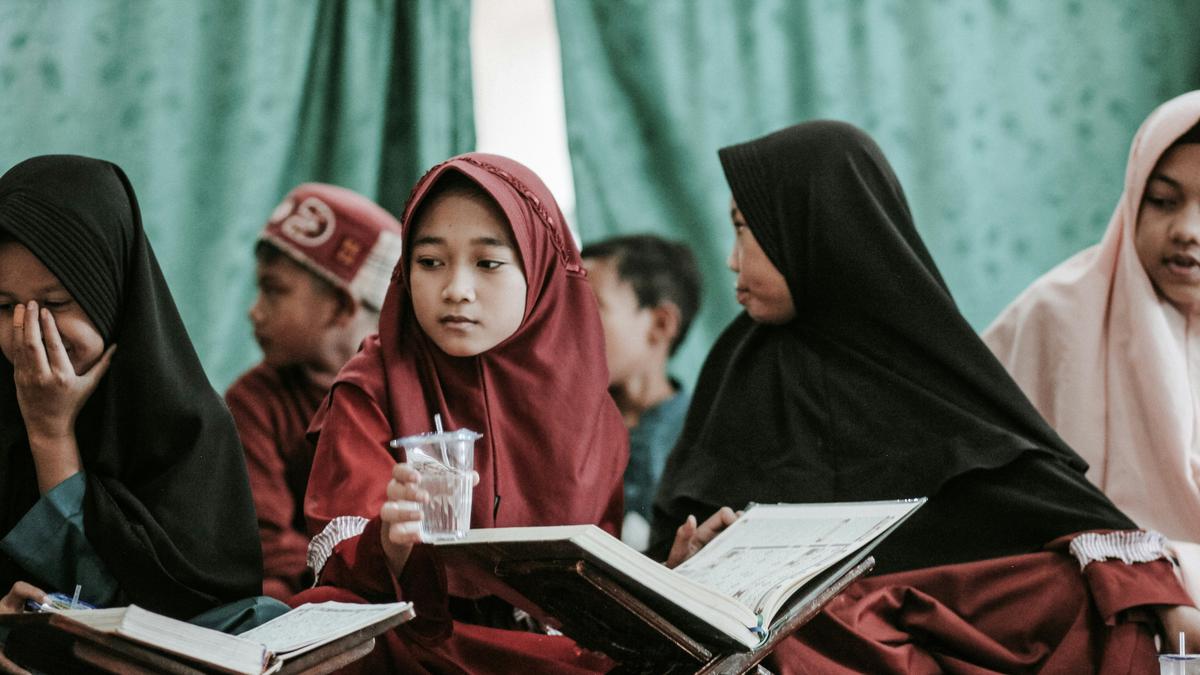 Lebih Dulu Hafalan Surat Pendek atau Belajar Tajwid dalam Mengajarkan Anak Al-Qur'an?