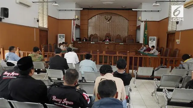 Pihak kepolisian oleh majelis hakim diperintahkan melanjutkan penyidikan kasus dugaan pelanggaran UU ITE oleh Ade Armando.