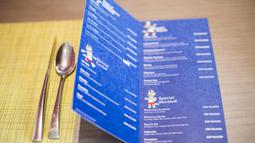 Menu Piala Dunia yang ditawarkan di Hotel Novotel, Tangerang, Jumat (29/6/2018). Selama Piala Dunia 2018, Hotel Novotel mengadakan acara nonton bareng. (Bola.com/Vitalis Yogi Trisna)