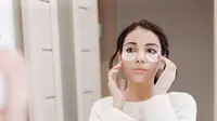 Berapa Menit Pakai Masker Mata? Ini Durasi Ideal dan Cara Pakai yang Benar