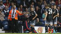 SELEBRASI - Pedro Rodriguez melakukan selebrasi usai menjebol jala West Bromwich Albion. ( Reuters / Carl Recine)