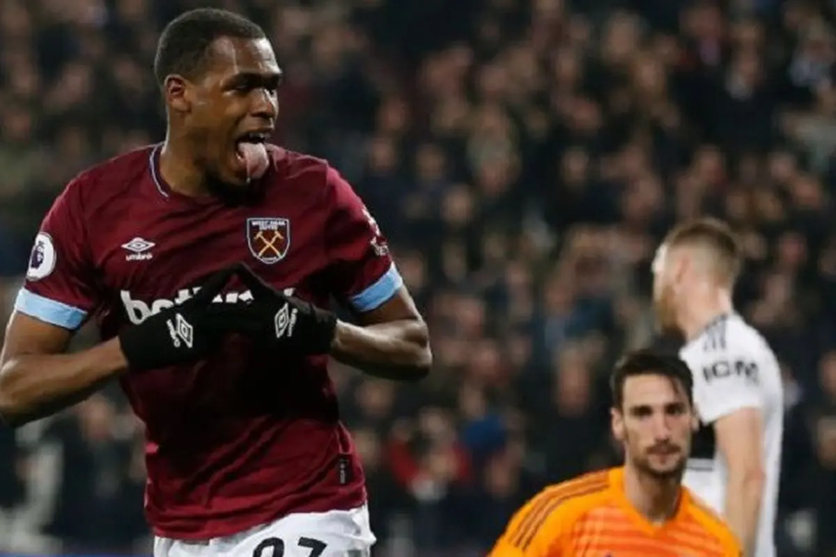 Bek West Ham United, Issa Diop, masuk daftar pemain incaran Manchester United