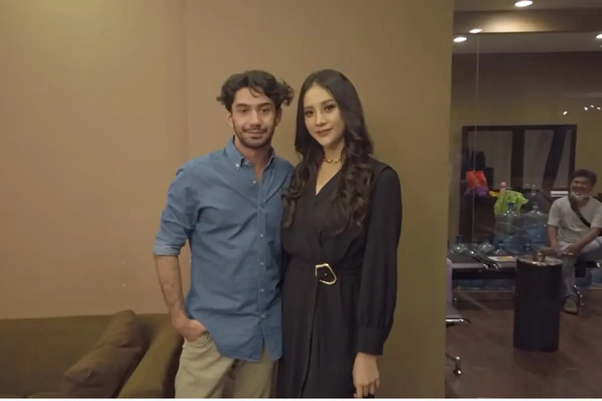 [Fimela] Reza Rahadian
