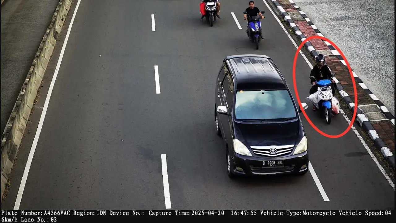 Pelaku pembunuhan mayat  yang ditemukan di dalam parit Jalan Daan Mogot KM. 21, Batuceper, Kota Tangerang, Banten.