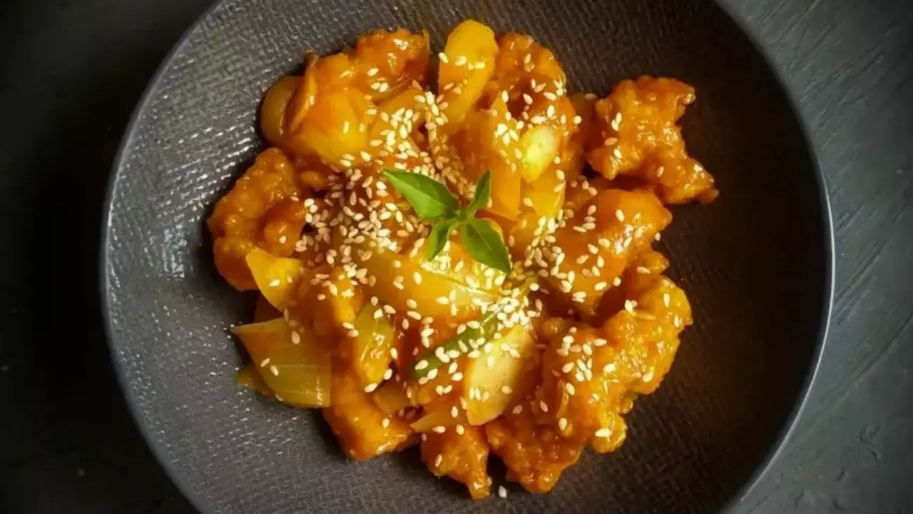 Resep ayam koloke nanas untuk lengkapi sajian Imlek 2024. (dok. Cookpad @myhomemadefood)
