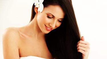 Ingin Rambut Keriting Kamu Jadi Lurus Coba Cara Alami Ini Yuk Beauty Fimela Com