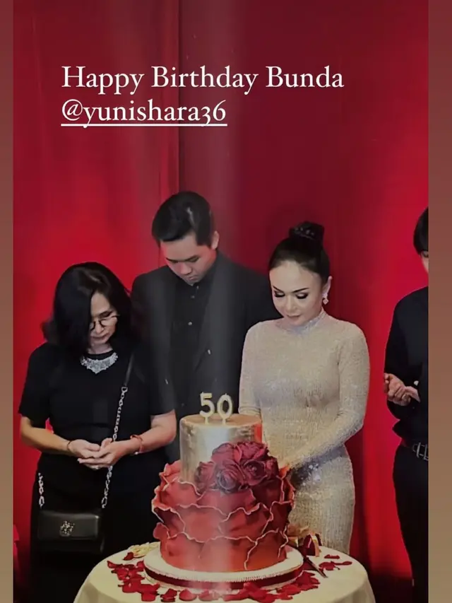 Dihadiri Mantan Suami, Ini 7 Potret Pesta Ulang Tahun Yuni Shara Ke-50