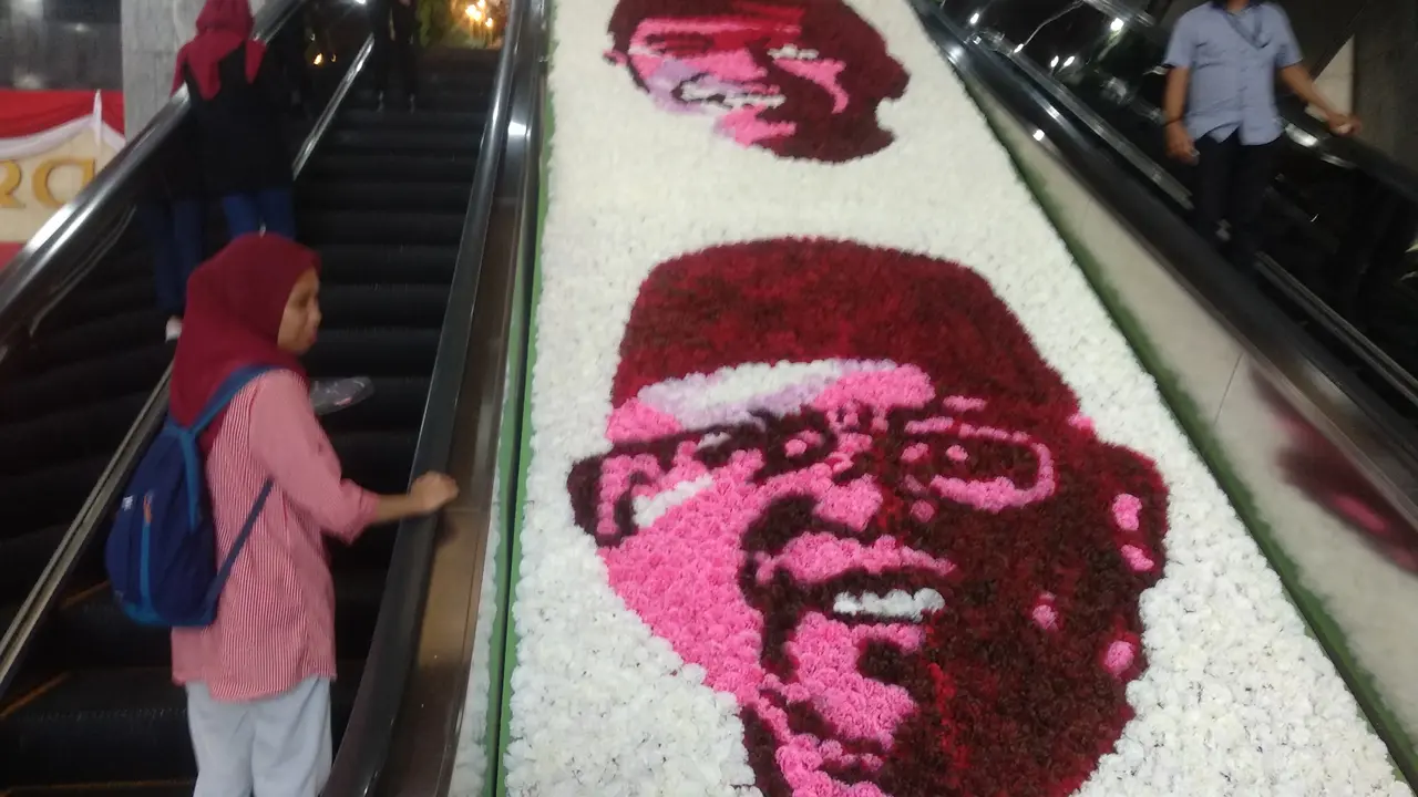 Bunga Bergambar Jokowi-Ma'ruf di DPR Jelang Pelantikan
