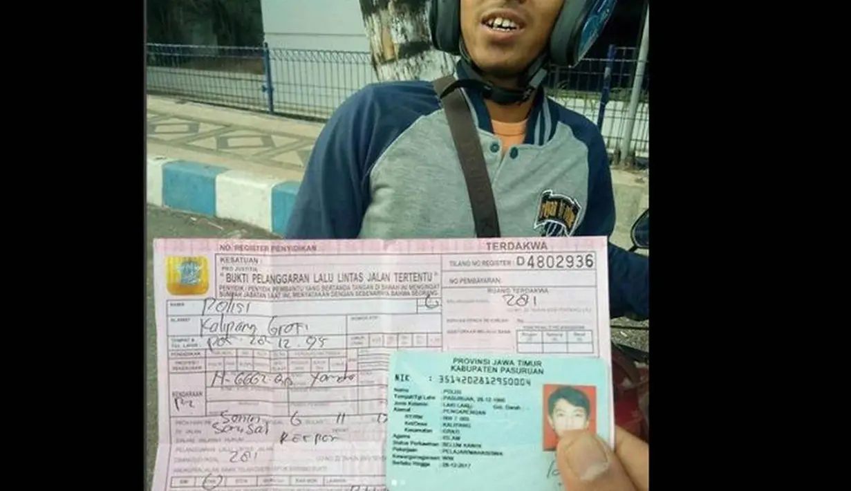 Pria bernama Polisi saat ditilang Polisi Operasi Zebra 2017 karena tidak memiliki SIM. (Instagram @tmc_satlantasmojokertokota)