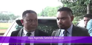 Sandy Tumiwa dan barang-barang bukti lainnya dilimpahkan ke Kejaksaan Tinggi DKI Jakarta setelah ditahan di Polda Metro Jaya selama 11 hari, sejak penangkapannya di apartemen yang berlokasi di Jakarta Barat.