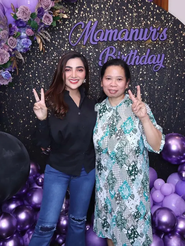 Potret Kebersamaan 8 Artis dengan Asistennya, Bak Keluarga