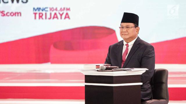 Peluk Hangat Jokowi dan Prabowo Awali Debat Kedua Capres