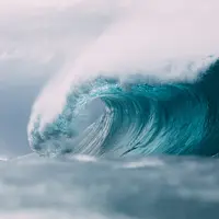 ilustrasi arti mimpi air laut pasang/Matt Paul Catalano/unsplash