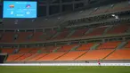 Pemandangan membingungkan terlihat kala pemain Atletico Madrid U-18, Pablo Pozos Bueno berjalan sendirian bak mencari barang berharganya yang hilang usai laga International Youth Championship 2021 melawan Barcelona, Jumat (15/04/2022). (Bola.com/Bagaskara Lazuardi)