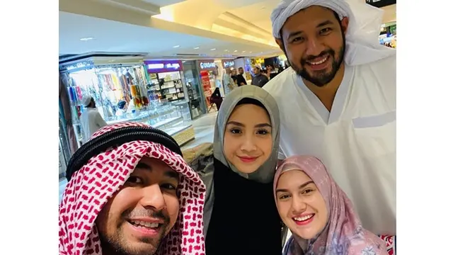 Bertemu saat Umrah, Ini 6 Momen Keakraban Raffi Ahmad dan Ammar Zoni