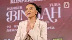 Penyanyi Yura Yunita usai memberi keterangan terkait konser bertajuk “Bingah” di Jakarta, Jumat (31/1/2025). (Liputan6.com/Herman Zakharia)