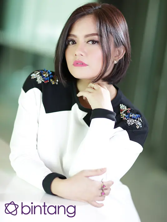 Tika Ramlan, mantan duo vokal T2 yang dulunya berpasangan dengan Tiwi Dwiarti. (Febio Hernanto/Bintang.com)