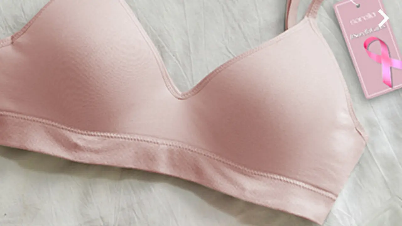 Peduli Kanker Payudara dengan Seamless Bra Pink