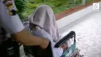 Sebuah ledakan terjadi di rumah kos setelah seorang pria membanting sebuah benda.